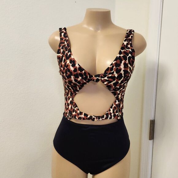 BRAND NEW MOONSTRUCK ONE PIECE WOMEN'S SWIMSUITS - Picture 2 of 15